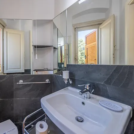 Flora 2 By Portofinohomes *
