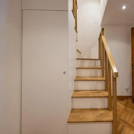 Flora 2 By Portofinohomes شقة