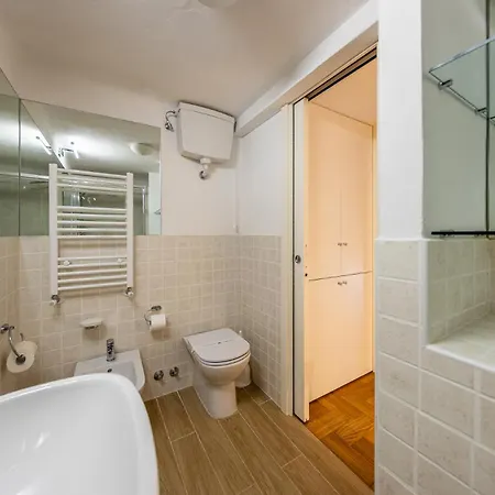 Flora 2 By Portofinohomes Apartment